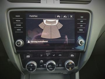Fahrzeugabbildung SKODA Octavia Combi Ambition 2,0 TDI DSG GRA AHK Navi
