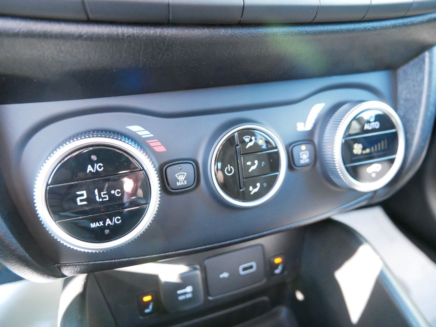 Fahrzeugabbildung Fiat Tipo HB 1.0 City Life Kamera SHZ Klimaautom. ALU
