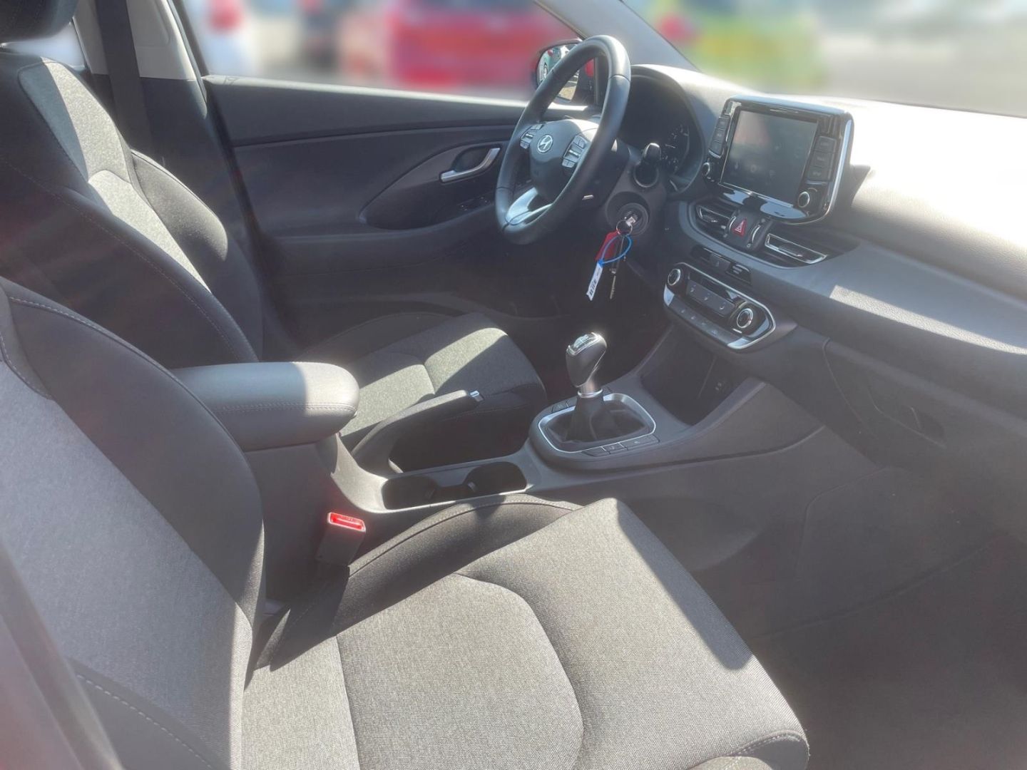 Fahrzeugabbildung Hyundai i30 1.0T Select Mild-Hybrid (48V) Allwetterreife