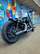 Harley-Davidson Sportster Iron 883 Bobber Umbau  - HARLEY-DAVIDSON 883