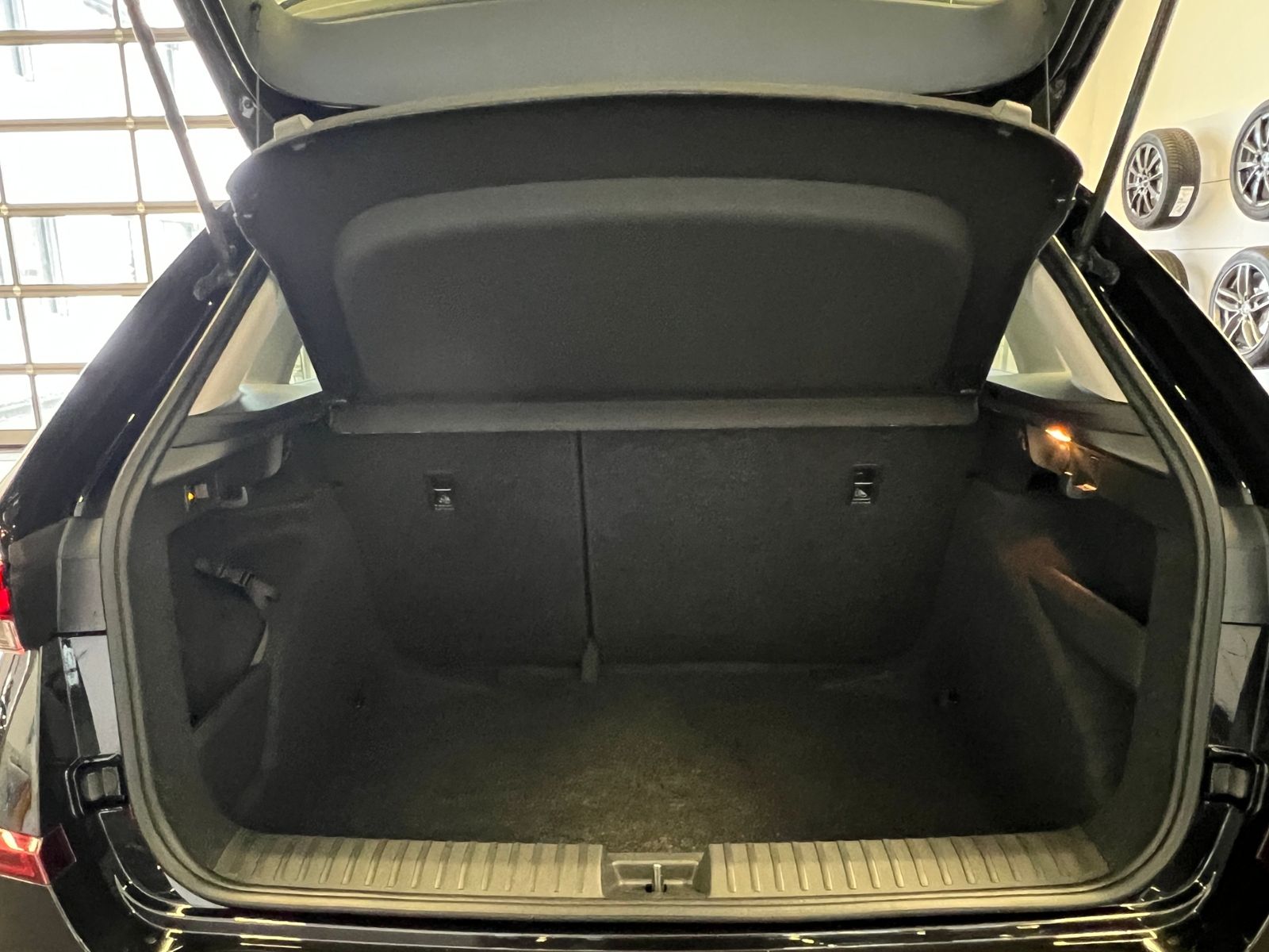 Fahrzeugabbildung SKODA Kamiq Selection 1.0 TSI DSG *AHK, LED, Komfortpa