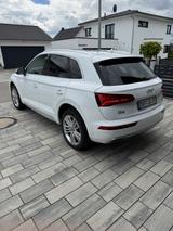 Audi Q5 2.0 TFSI S tronic quattro sport  - Audi Q5 Sport mit Benzin-Antrieb