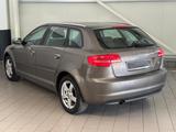 Audi A3 Sportback 1.6 TDI Attraction S-tronic - Audi A3 aus 2010 mit Diesel-Antrieb