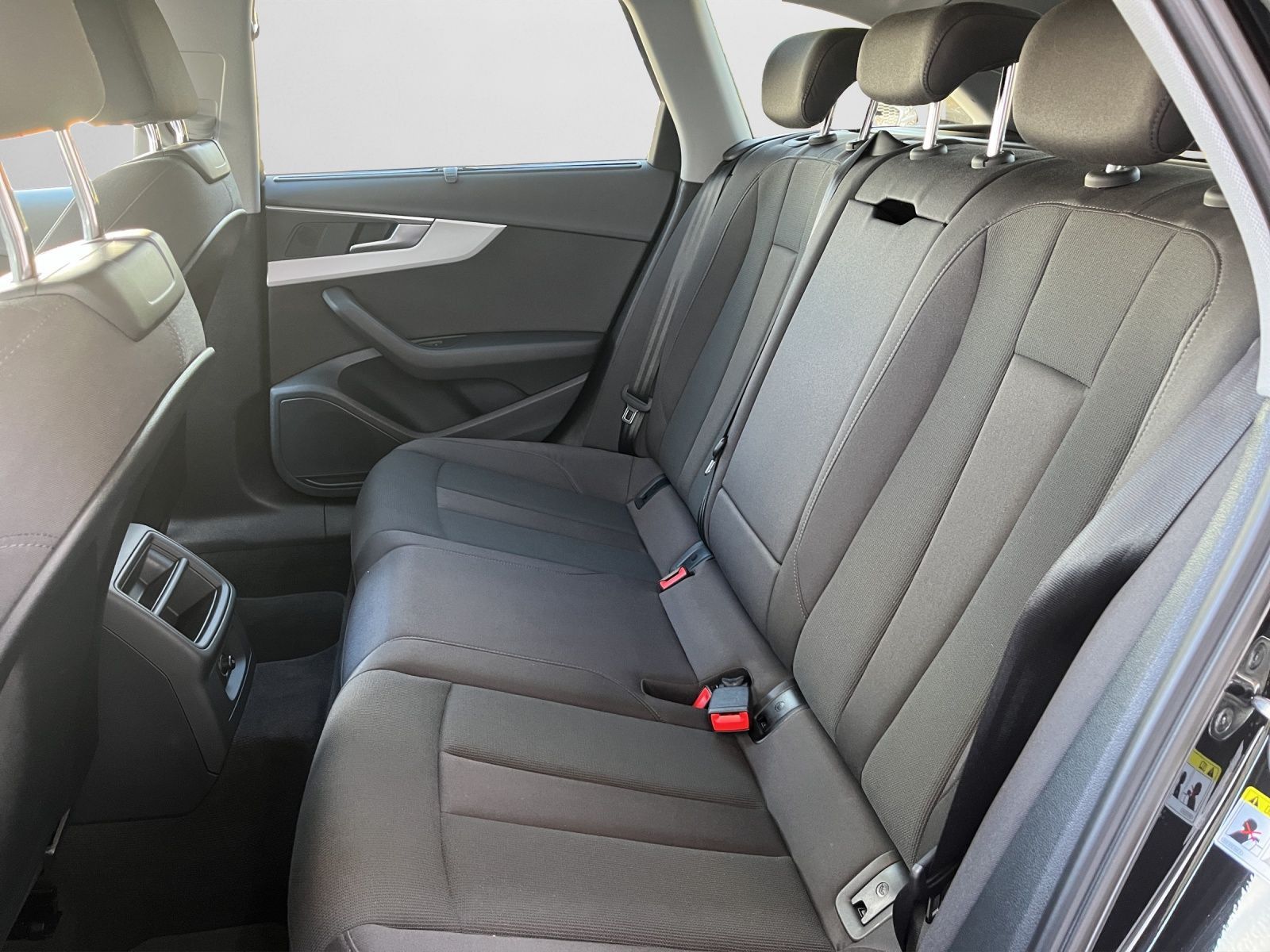 Audi A4 - Bild 15
