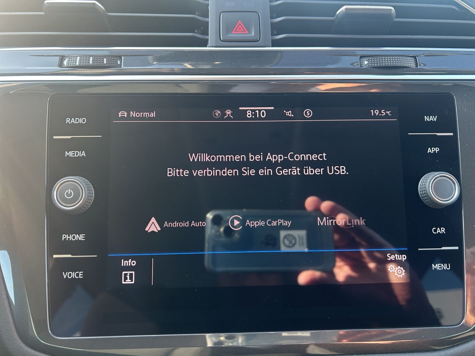 Fahrzeugabbildung Volkswagen Tiguan Elegance TDI 4M IQ.Light Navi ACC RFK SHZ