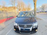 Volkswagen VW Touran 1,4 TSI DSG "Highline" R-Line *7 Sitze - VW Touran Gebrauchtwagen in Berlin
