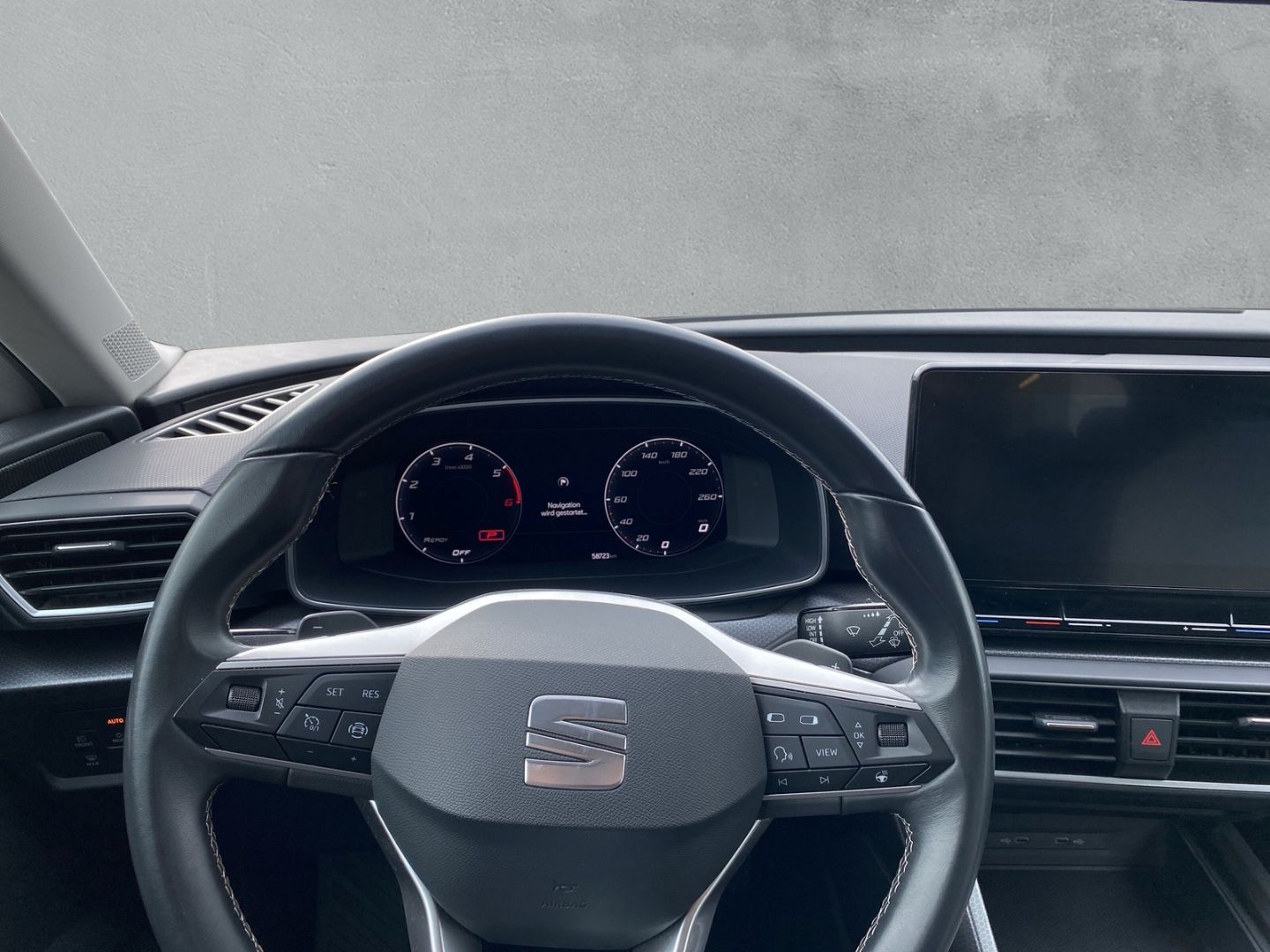 Fahrzeugabbildung SEAT Leon Sportstourer Style Navi Digitales Cockpit L