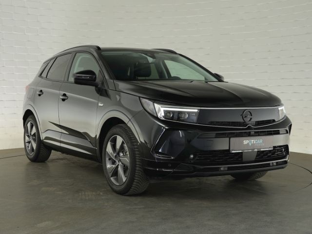 Grandland GSe PHEV 4X4 AT+ANHÄNGERKUPPLUNG+NAVI+
