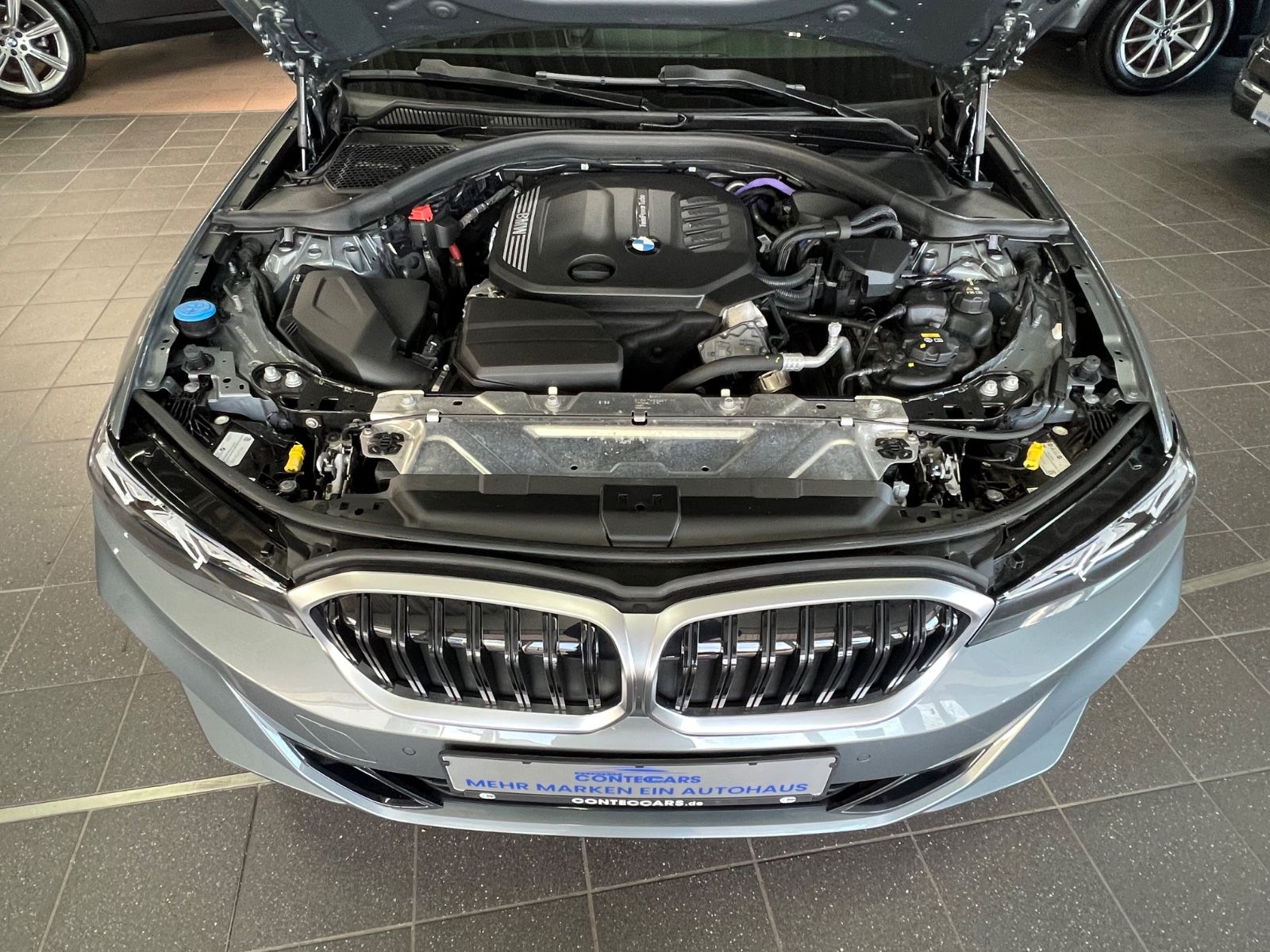 BMW 318 d Touring Driving Assistant+Curved+FACE foto 4