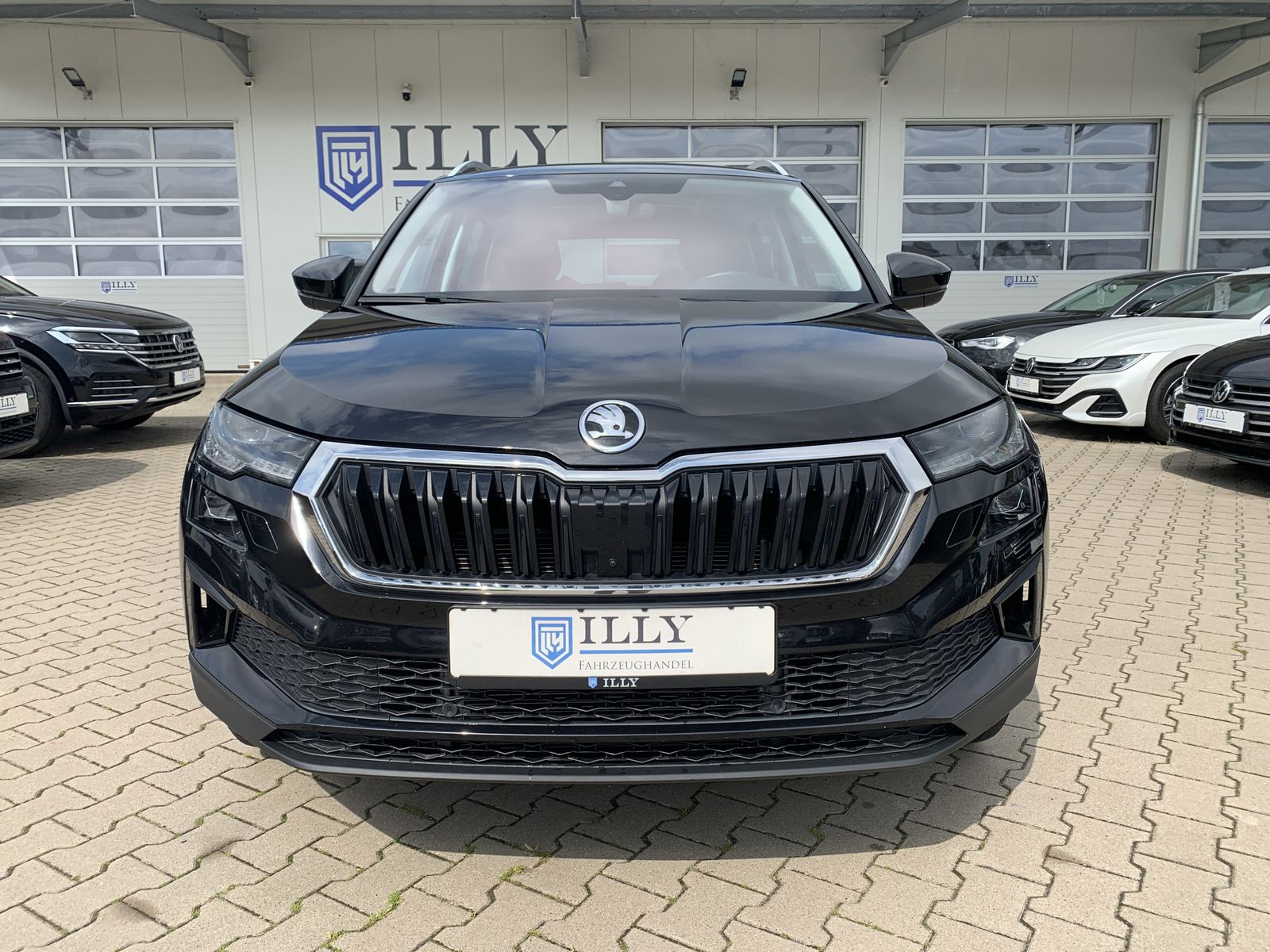 Fahrzeugabbildung SKODA Karoq 2.0 TDI*4x4*AHK*STHZ*Leder*360°Cam*Pano*