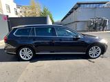 Volkswagen Passat Variant 2.0 TDI SCR 176kW DSG 4MOT Hi... - gebrauchte VW Passat Variant aus dem Jahr 2014