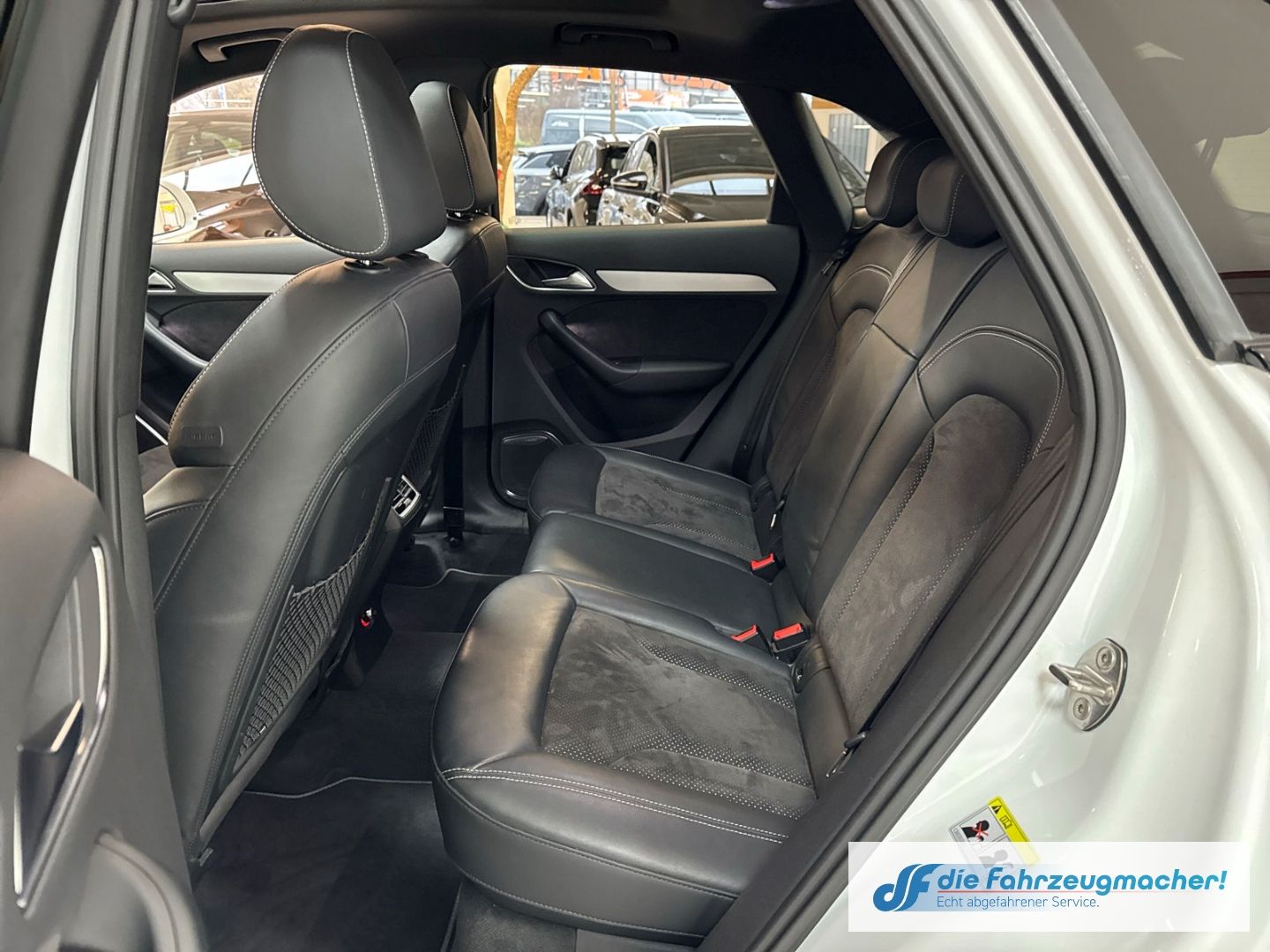 Fahrzeugabbildung Audi Q3 sport quattro S line S-line Sportpaket El. Pa