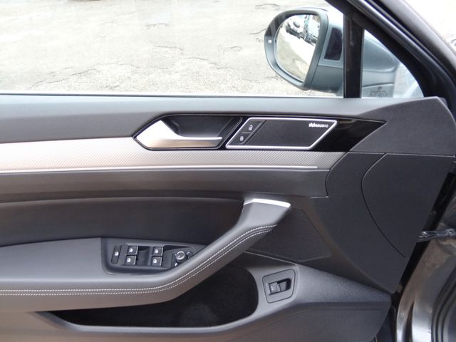Fahrzeugabbildung Volkswagen Passat/Highline/2xR-Line/LED/Virtual/Kam/Leder/