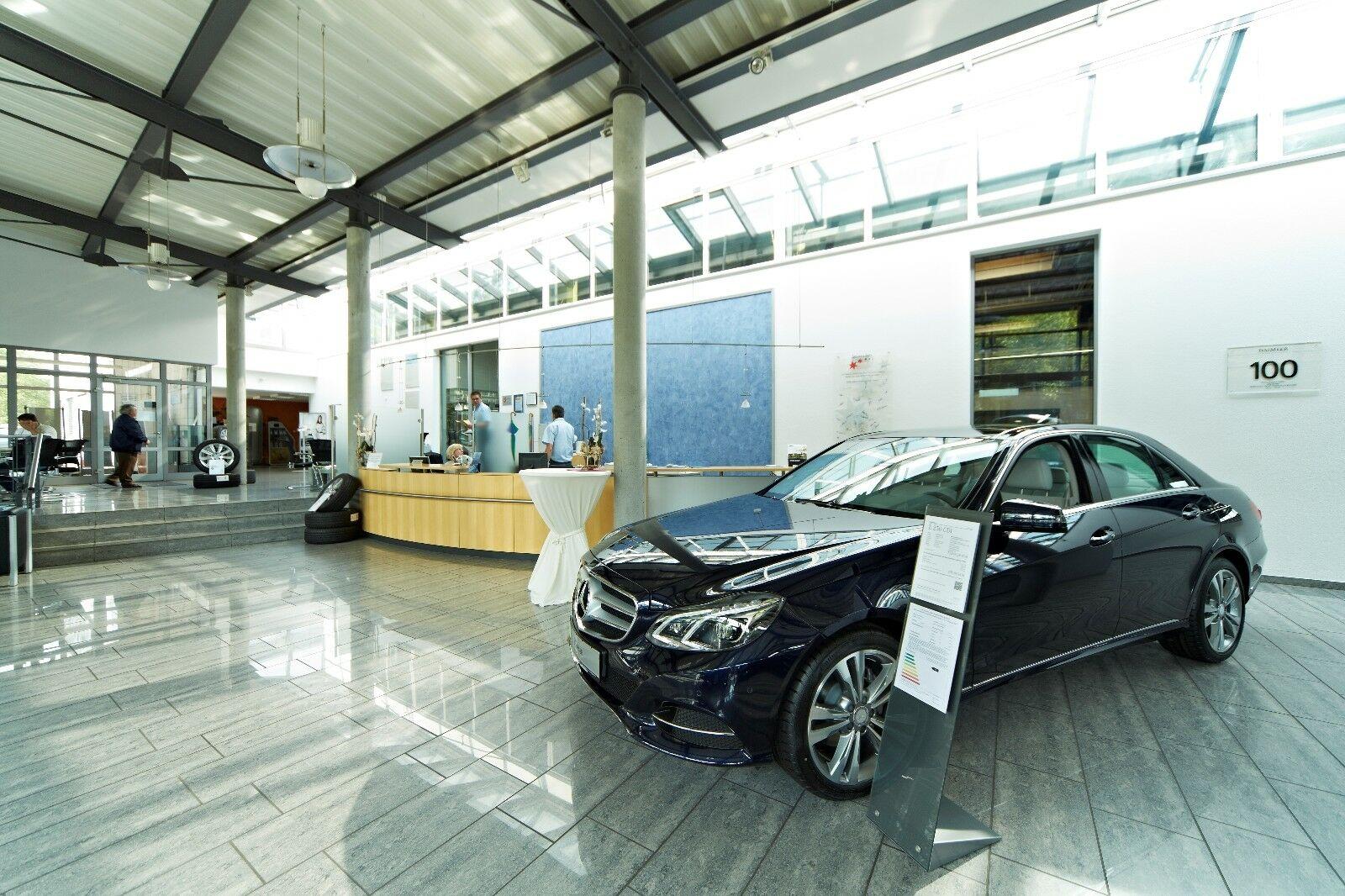 showroom-image-top