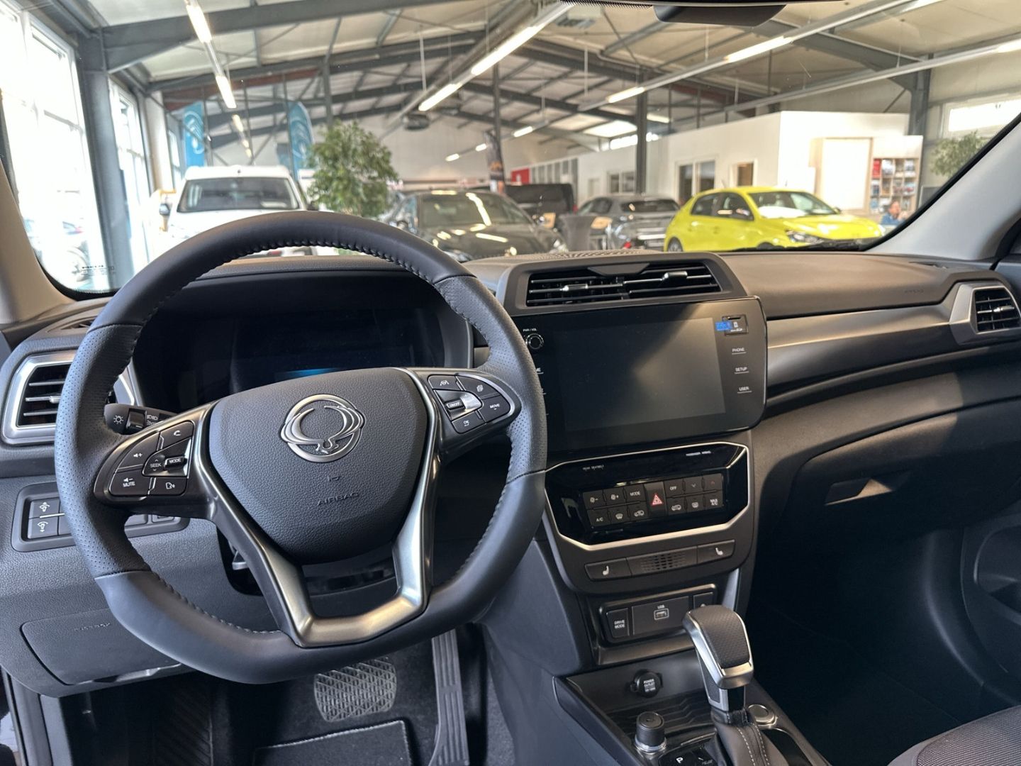 Fahrzeugabbildung Ssangyong Tivoli Nomad AT Navi LED CarPlay  SHZ.