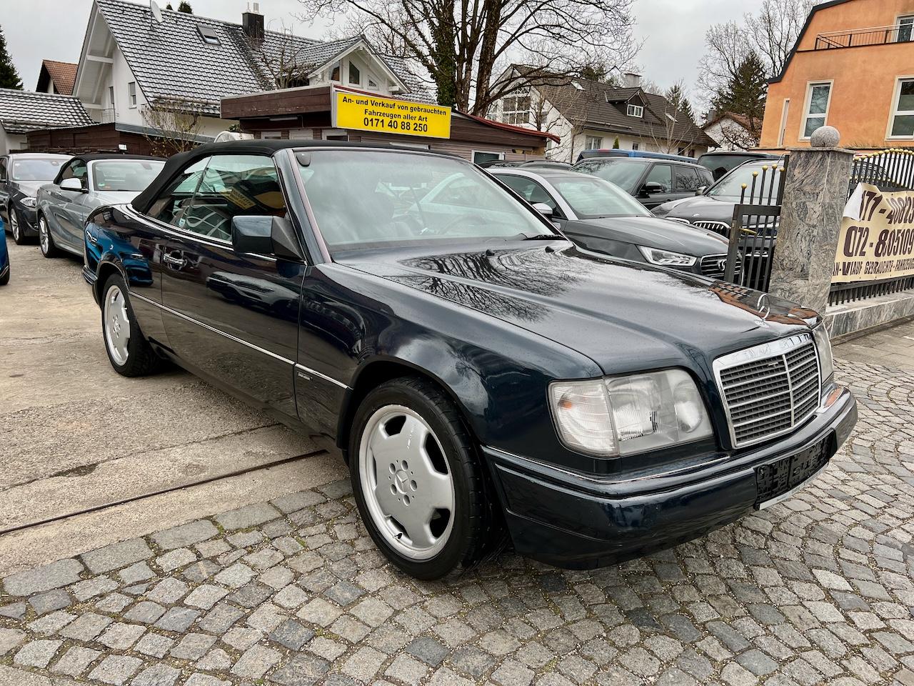 Mercedes-Benz E 220 Cabrio Final Edition *AMG-Alufelgen*Top-Zu