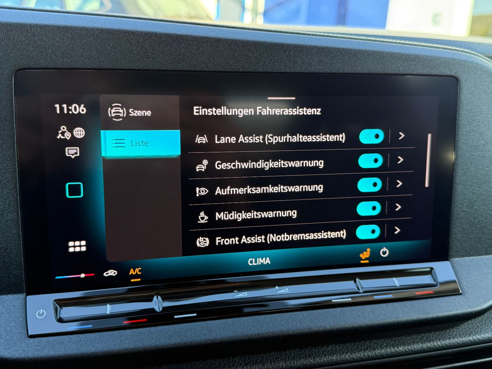 Fahrzeugabbildung Volkswagen Caddy TSI 7-Sitzer GRA AHK DAB Navi Kamera