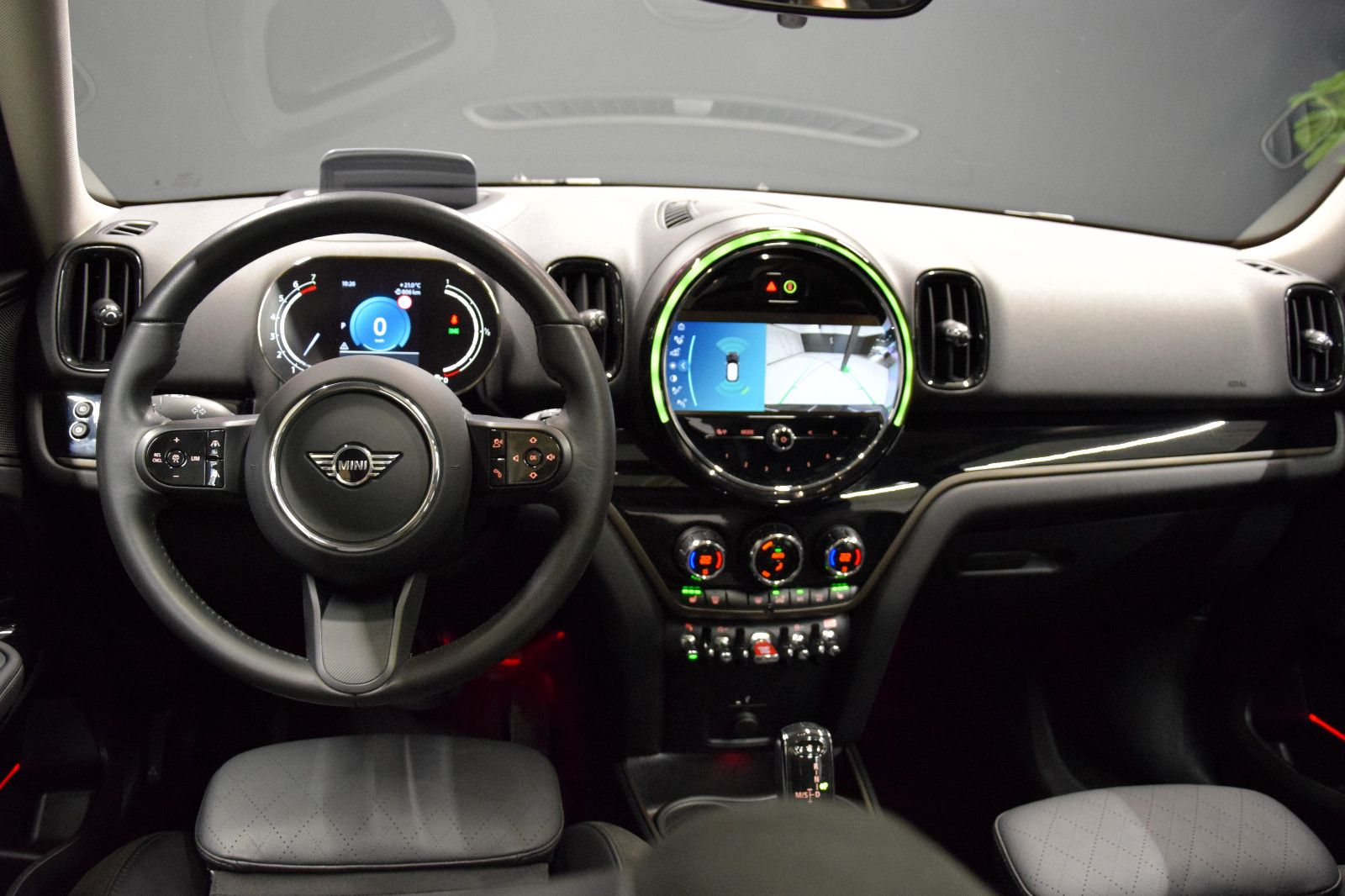 Fahrzeugabbildung MINI Countryman Cooper Classic Trim Premium Plus LED