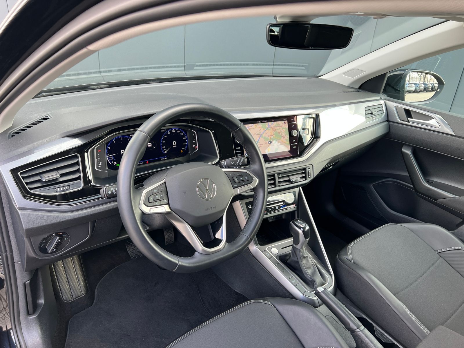 Fahrzeugabbildung Volkswagen Taigo Style 1.0 TSI DSG *AHK, IQ-Light, Climatr.