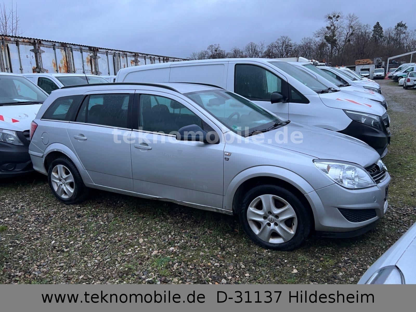 Opel Astra 2011 — photo 5