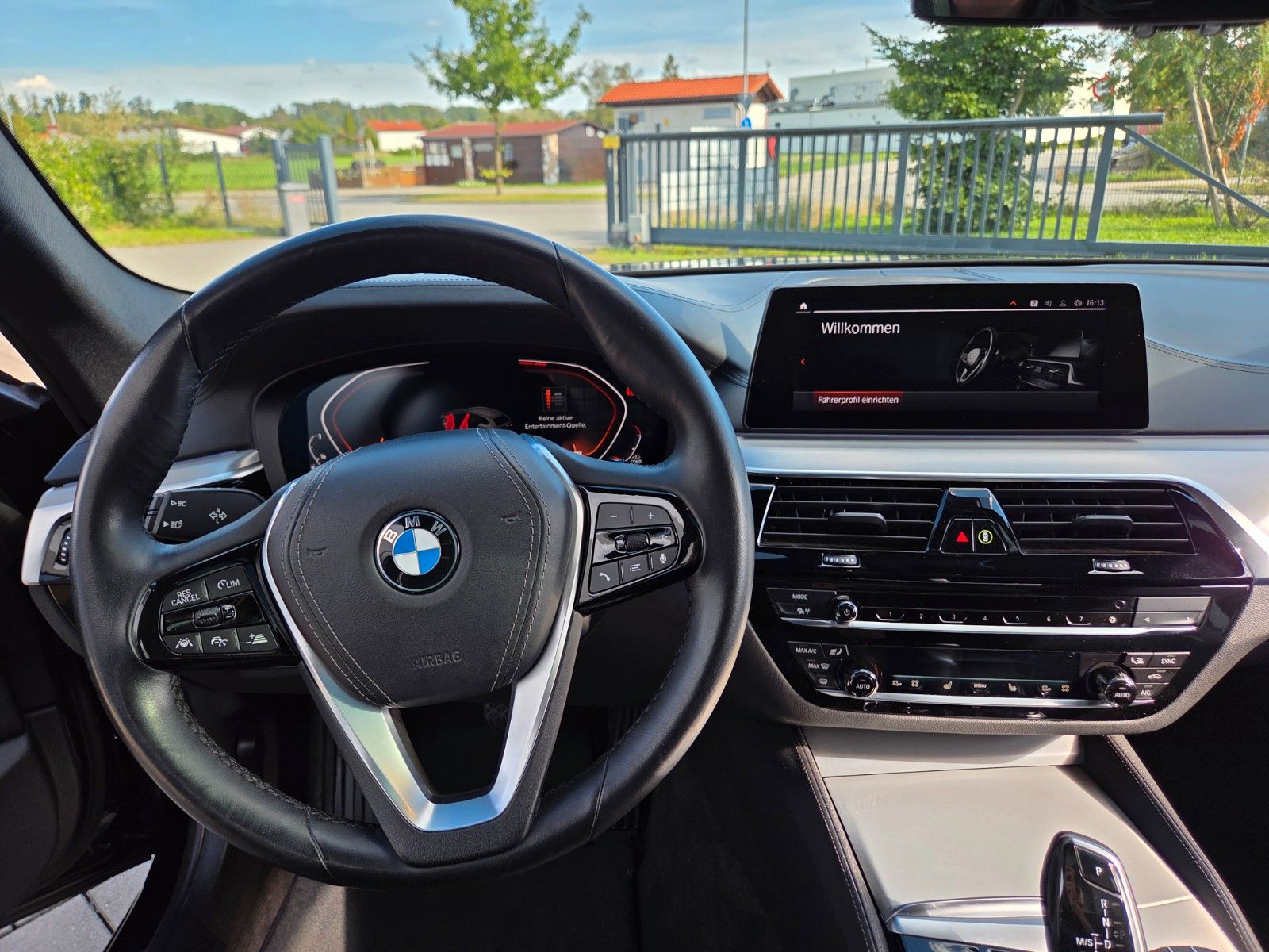 BMW 540i Touring xDrive Luxury Line H&K Pano ACC foto 14