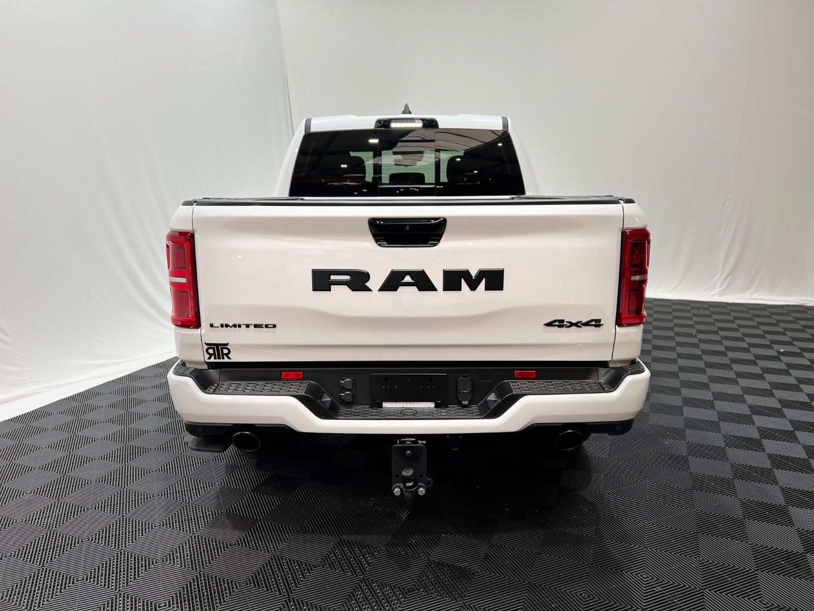 Fahrzeugabbildung Dodge RAM 1500 Limited Night H/O 540PS MY25 *HUD-Luft*