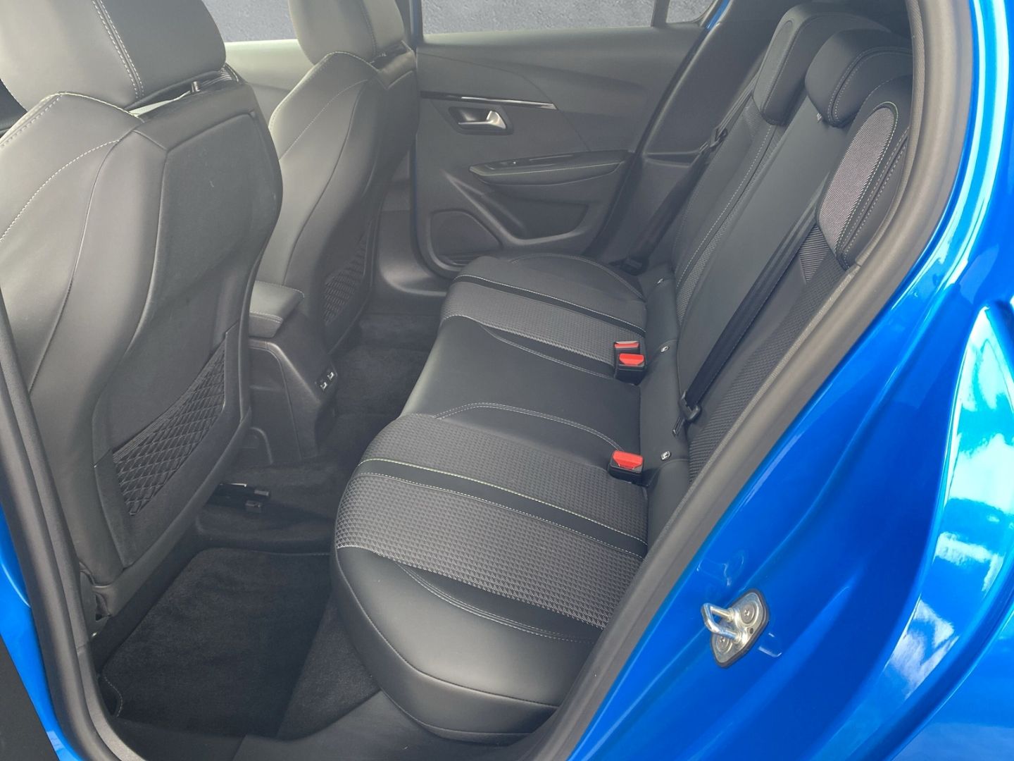 Fahrzeugabbildung Peugeot 208 e- GT Elektromotor 136 *ACC*Kamera*Sitzheizu