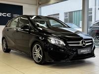 Mercedes-Benz B200d AMG Pano AHK KAM LED NAVI FERNLE