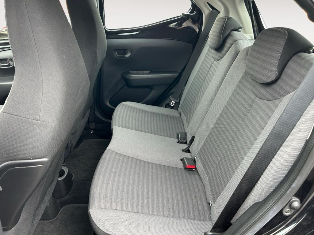 Fahrzeugabbildung Toyota Aygo x-play club