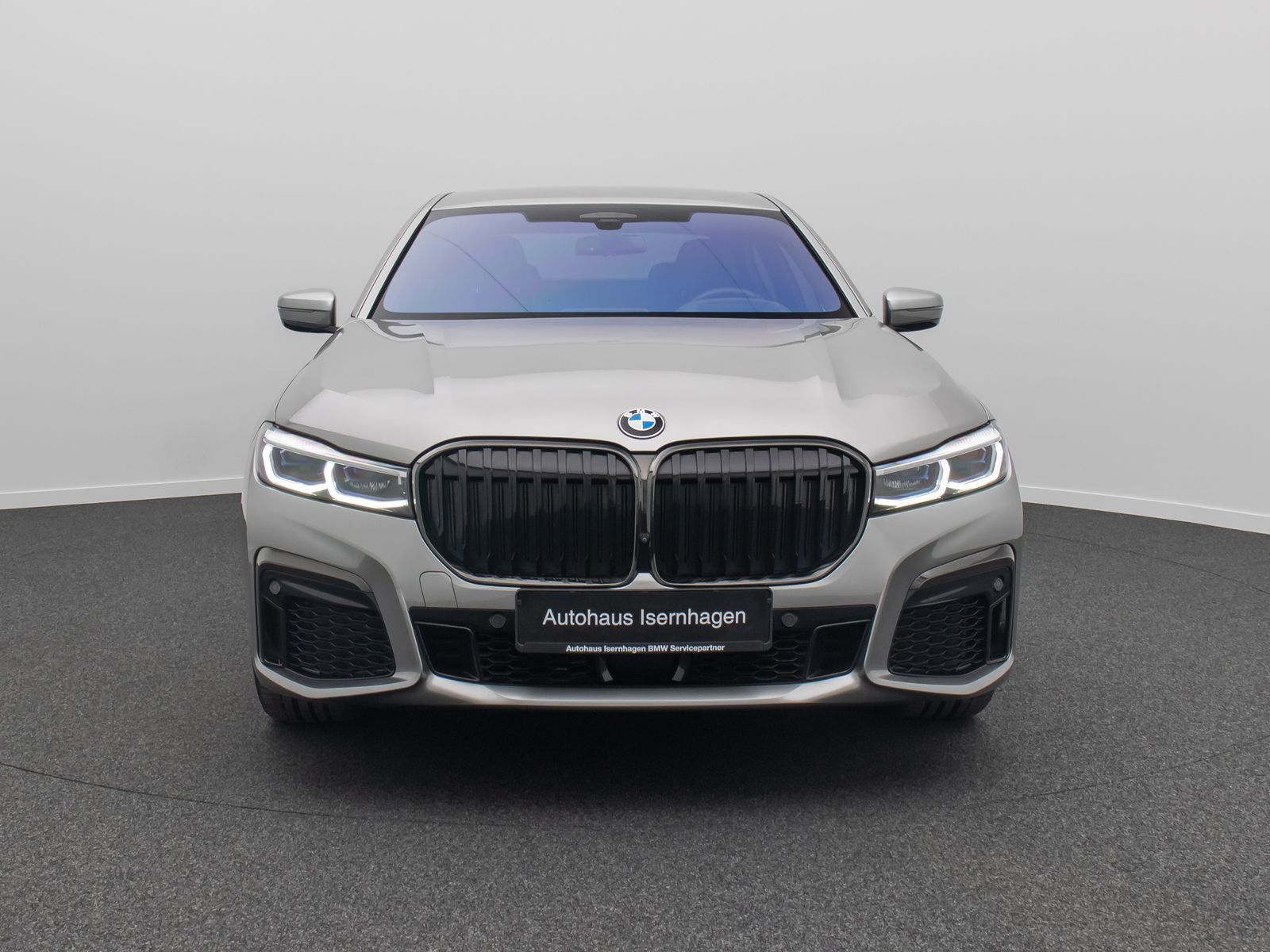 Fahrzeugabbildung BMW 740d xD M Sport 360°Laser HUD H/K SoftCl Massage