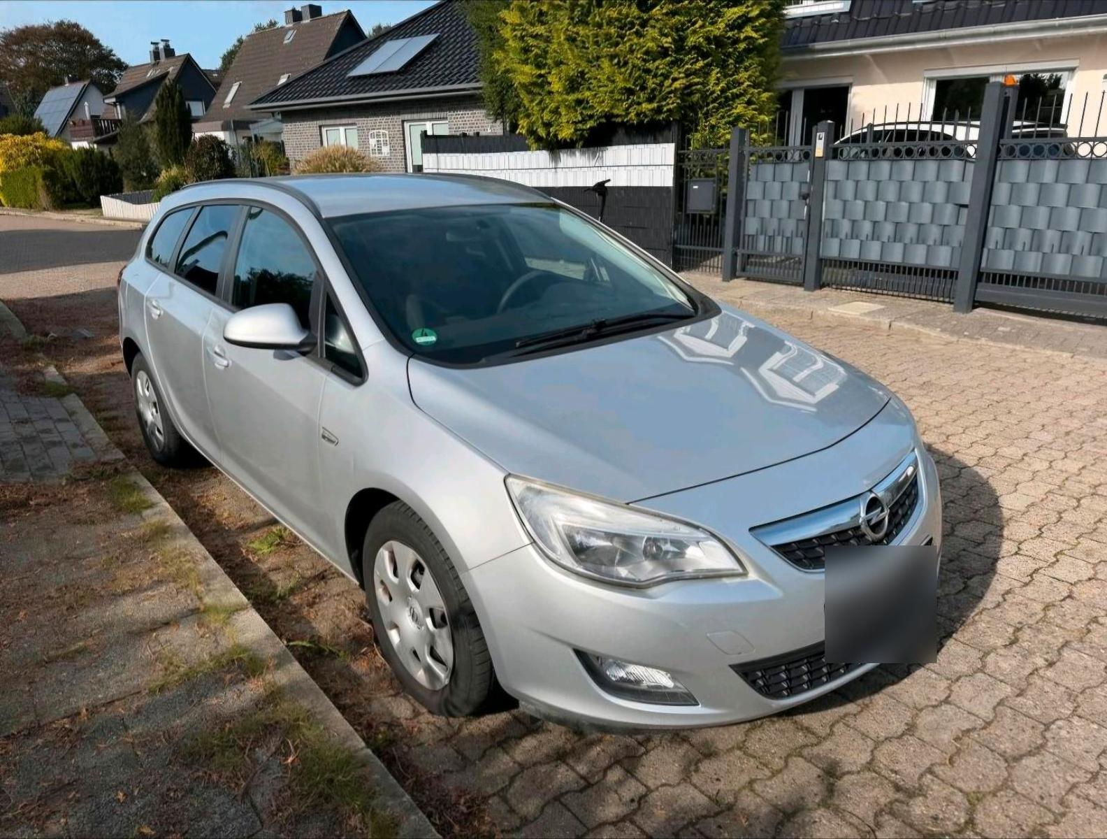 Opel Astra, 2012