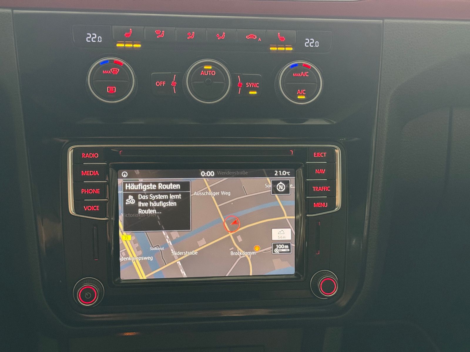 Fahrzeugabbildung Volkswagen CADDY MAXI 1.4 TGI HIGHLINE SPORTPAKET ACC VOLL