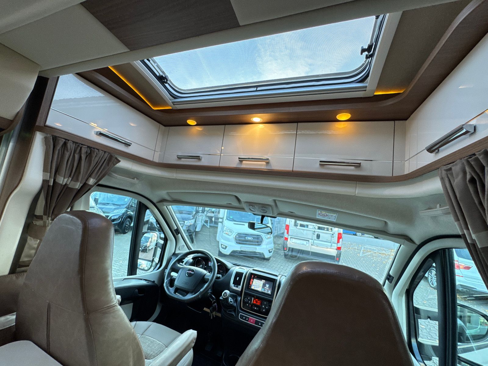 Fahrzeugabbildung Carthago C-Tourer T 148 LE H SOLAR TV SAT HUBBETT KAMERA