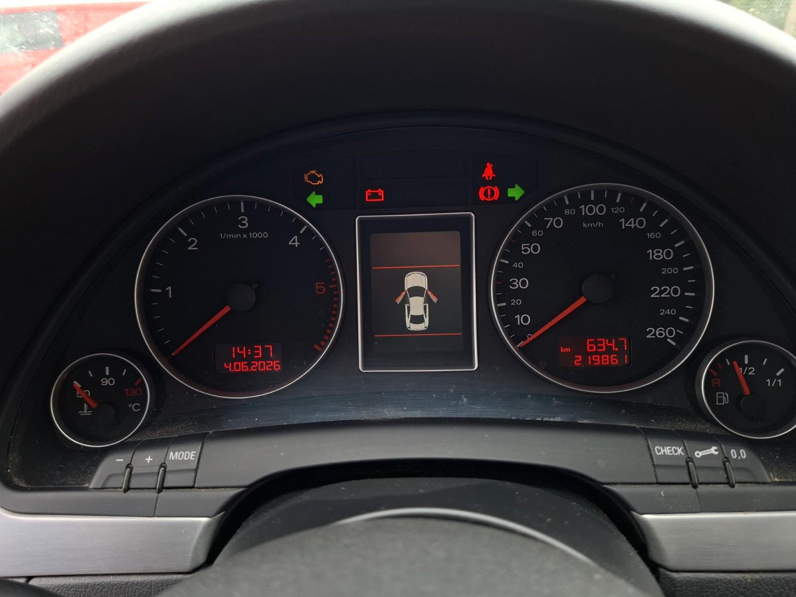 Audi A4 2005 — photo 11