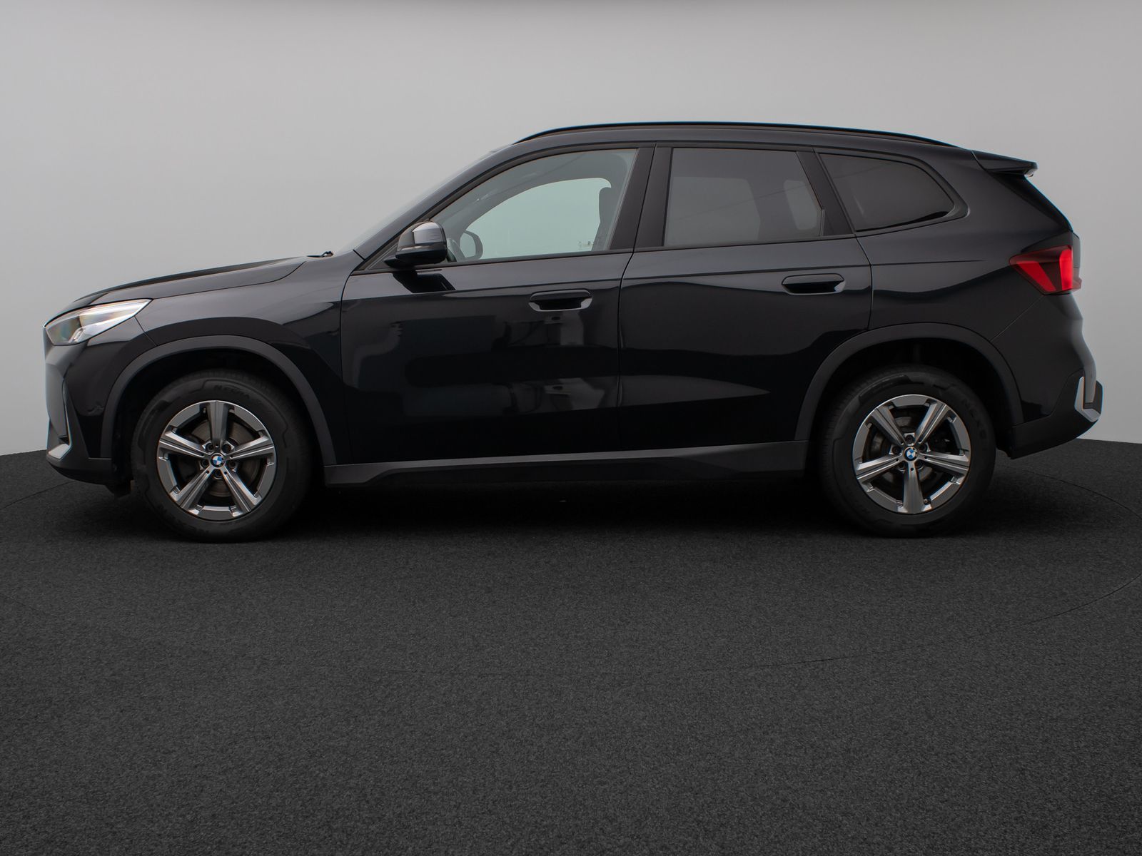 Fahrzeugabbildung BMW X1 sD18d  Kamera DAB Fernlichtassist Sport LED
