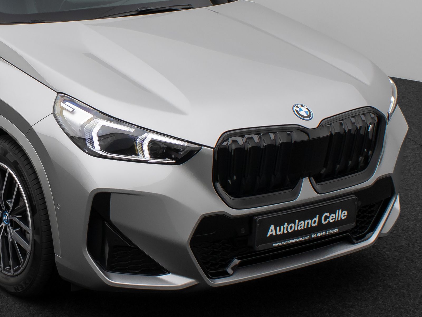 Fahrzeugabbildung BMW iX1 xD30 M Sport Panorama Kamera DAB Komfort LED