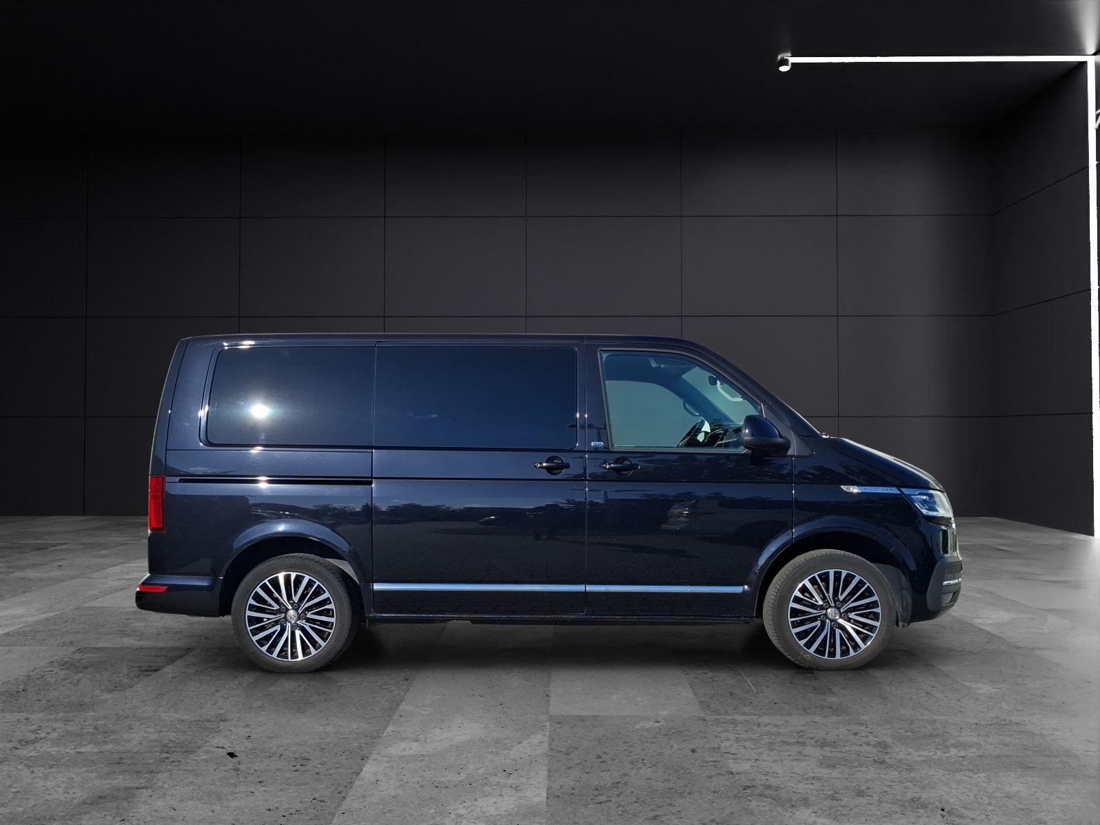 Fahrzeugabbildung Volkswagen T6 Multivan T6.1 TDI Generation-Six DSG LED AHK