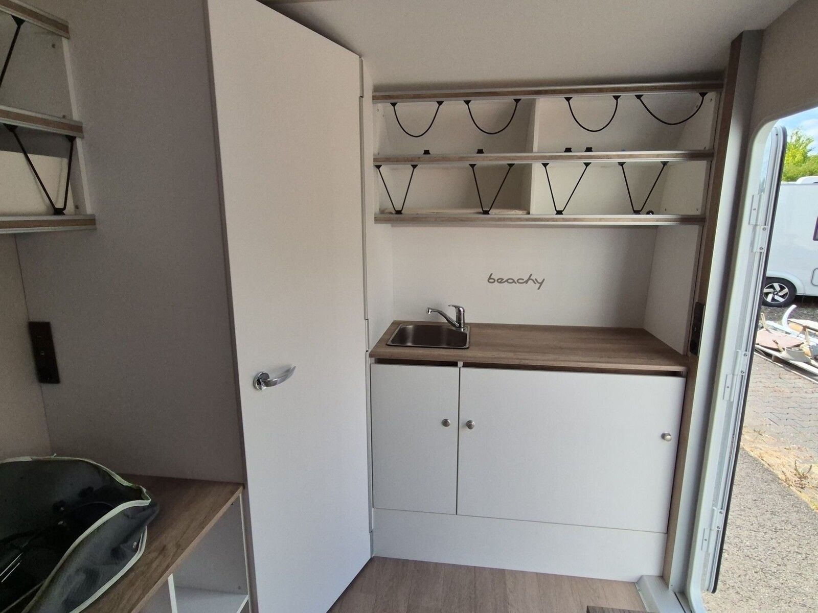 Fahrzeugabbildung Hobby Beachy 450 Sonnensegel,Porta Potti, Auflastung