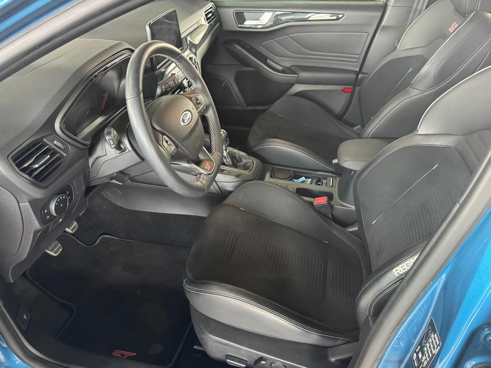 Ford Focus Lim. ST*Navi&Kam*PDC*Shz*Head-up*Panoram.