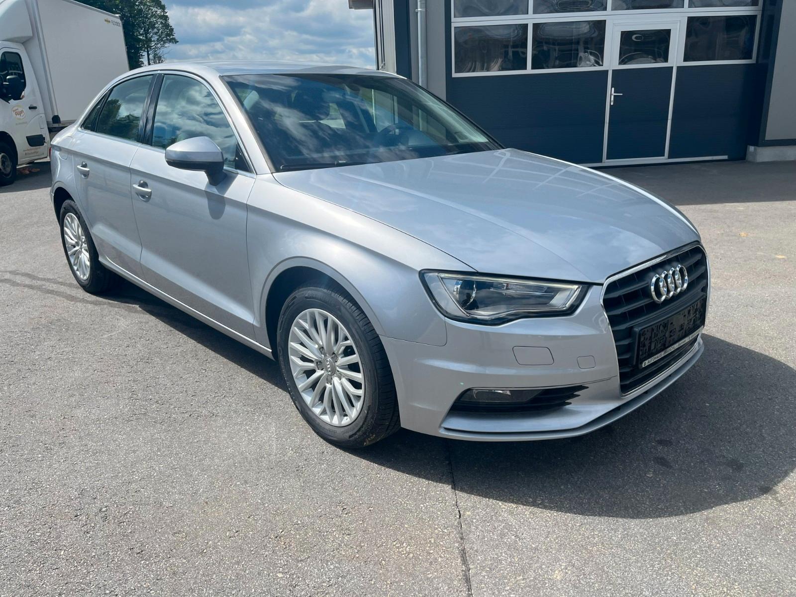 Audi A3 1,6 TDI Limousine ambiente,Navi,Xenon