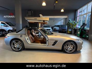 صورة 10 لـ 2011 Mercedes-BENZ SLS AMG