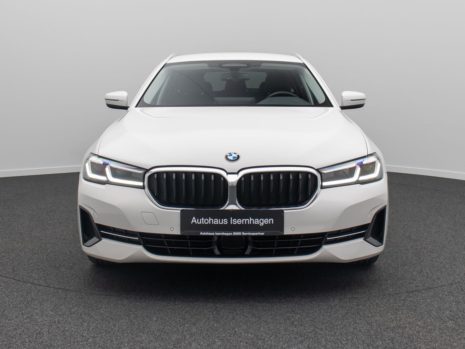Fahrzeugabbildung BMW 520d xD Alarm DAB Kamera HiFi Belüftung Komfort