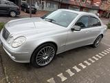 Mercedes-Benz MercedesBenz W211 320 4Matic - Mercedes-Benz 320: Limousine