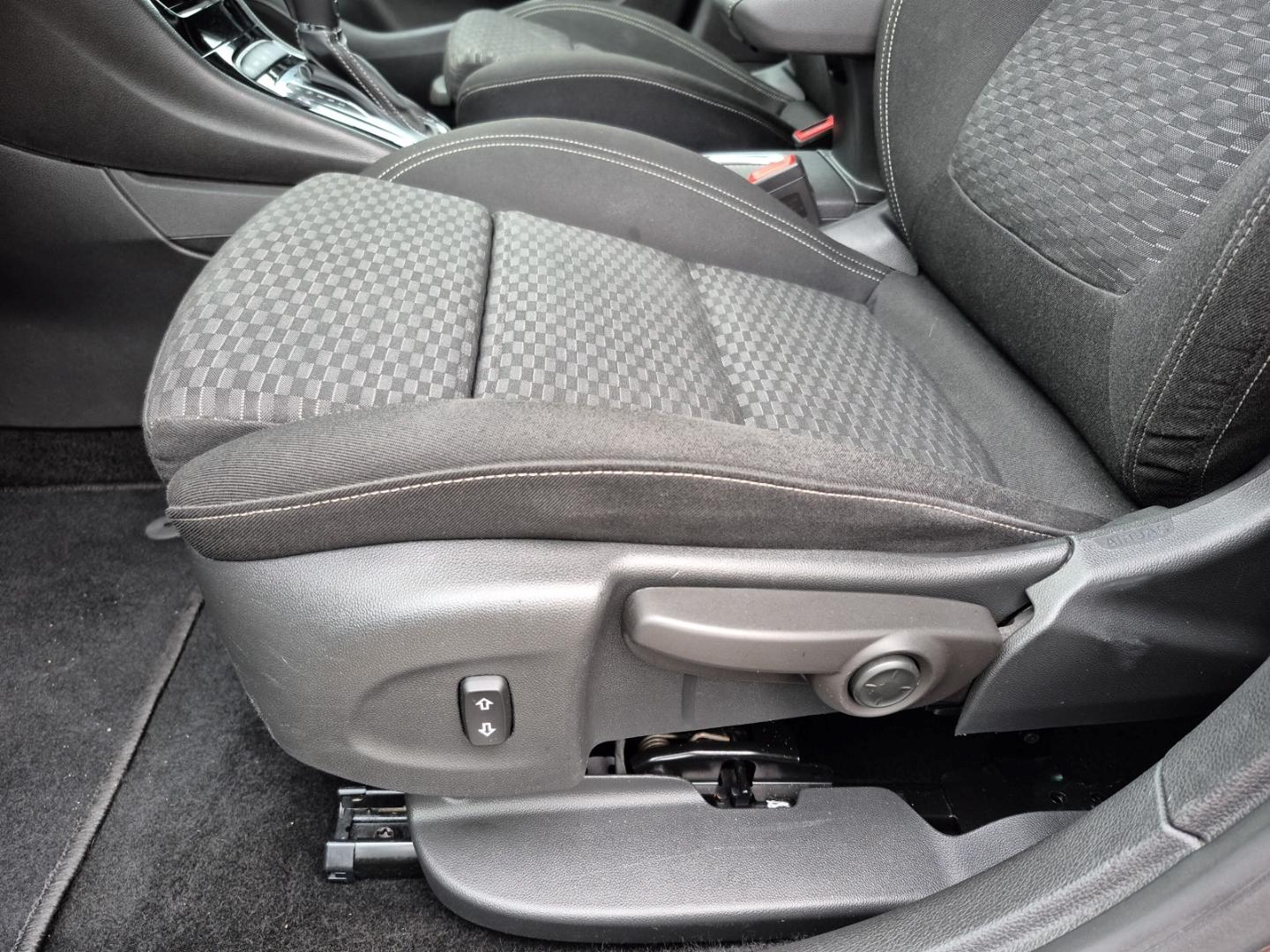 Opel Astra K Dynamic 1.4 AUTOMATIK Kamera Navi SHZ PD