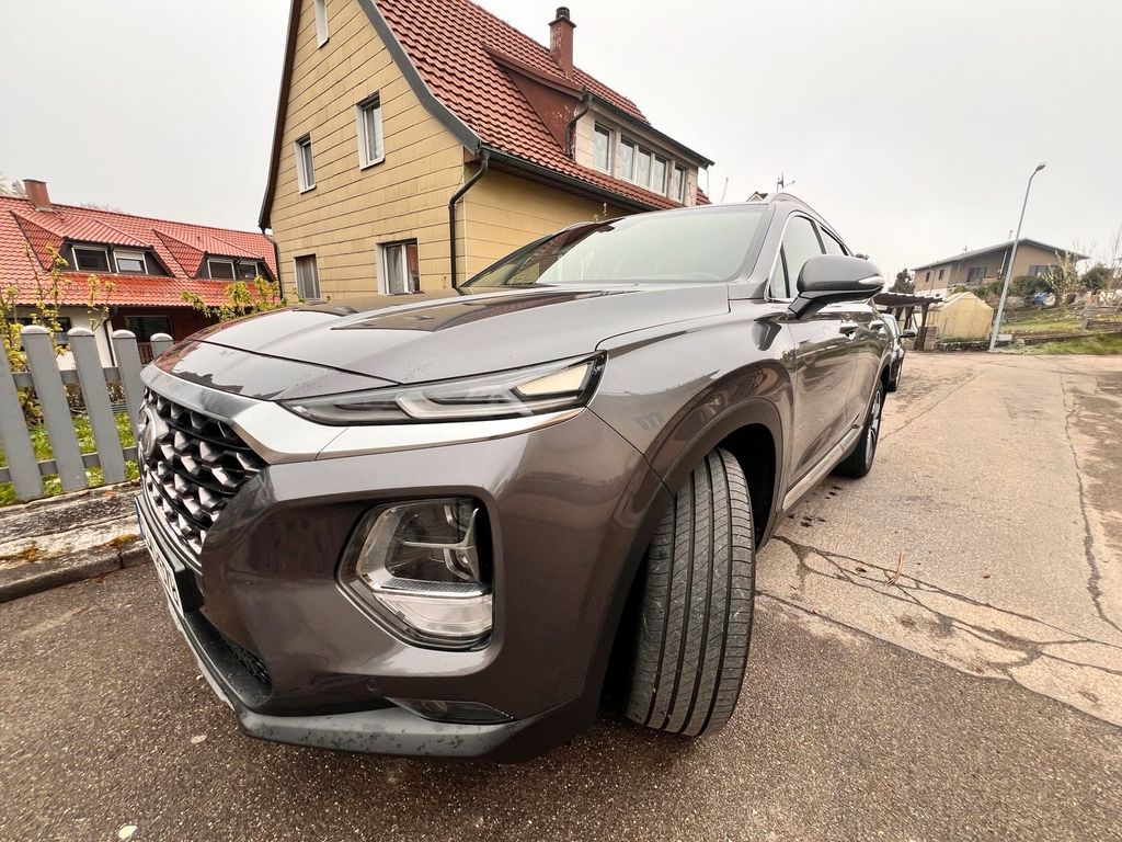 Image of Hyundai SANTA FE
