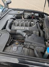 Jaguar XJ8 3.2 - - schwarze Jaguar XJ8