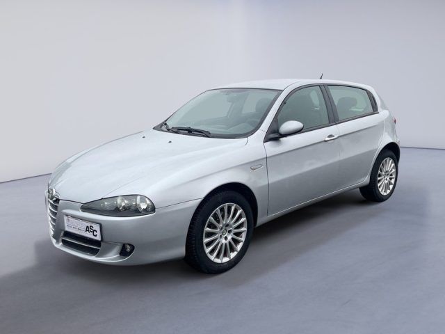 Alfa Romeo ALFA ROMEO 147 1.6 BENZ 105 CV 5 porte ADATTA A 