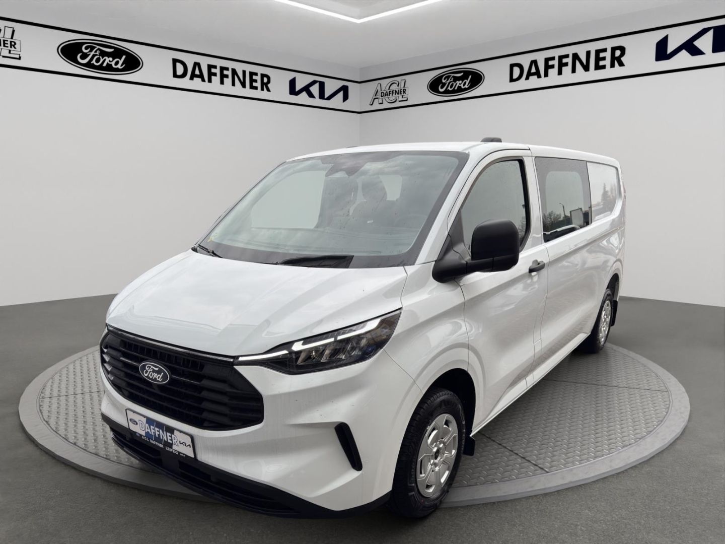 Fahrzeugabbildung Ford Transit Custom Kasten 320 L2 Trend LED, 6 Sitze,