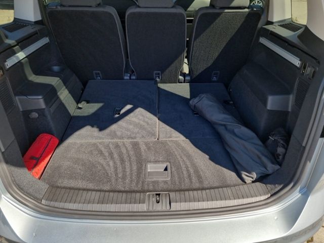 Fahrzeugabbildung Volkswagen Touran 2,0 TDI DSG MOVE EL.HECKKLAPPE 7 SITZER K