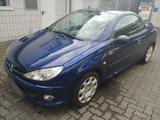 Peugeot 206 Cabrio 1.6 - Peugeot 206 mit Benzin-Antrieb: Cabrio, 1.6